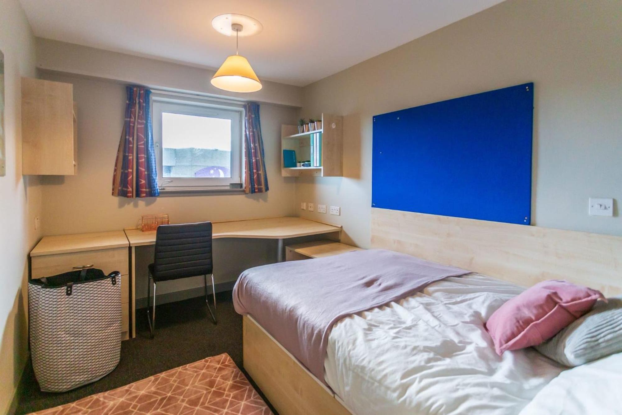 Apartment Bright And Chic Private Ensuite With Shared Kitchen At Pittrodrie Street For Students Only Aberdeen